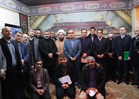 پس از بیان مشکلات و معضلات محله آزاد رشت از زبان حقی و فتحی حق شناس استاندار گیلان دستورات لازم را صادر کرد