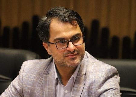 هادی زاده خطاب به شهردار رشت:آیا حجم ترافیکی وضع موجود در چپ گرد سه راه باهنر -امام، بر حسب وسیله نقلیه در ساعت اوج محاسبه شده که نیاز به تقاطع غیر همسطح در آن نقطه الزامی باشد؟ آیا مطالعات ترافیکی سه راه رودباری به بلوار شهید بهشتی انجام شده است ؟ آقای شهردارچه کسانی بررسی‌های ترافیکی این طرحها را انجام داده‌اند؟!