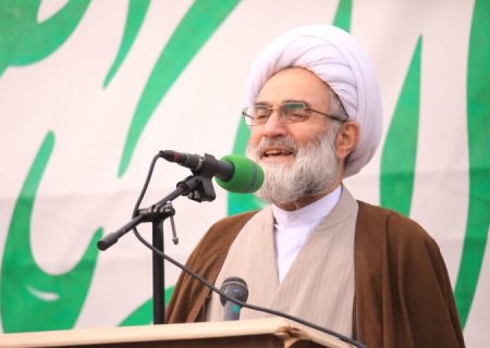 آیت الله فلاحتی در نماز عید فطر خطاب به مسئولان:  تحقق شعار سال را‌جدی بگیرید/ارباب رجوع را نگران نکنید/ مردم انتظار ثبات قیمت ها و رفتار عادلانه از مسئولان دارند