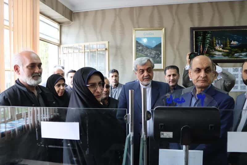 بازدید حق شناس استاندار گیلان از مراکز اسکان فرهنگیان در شهر رشت، به همراه سرپرست آموزش و پرورش گیلان و سرپرست فرمانداری رشت