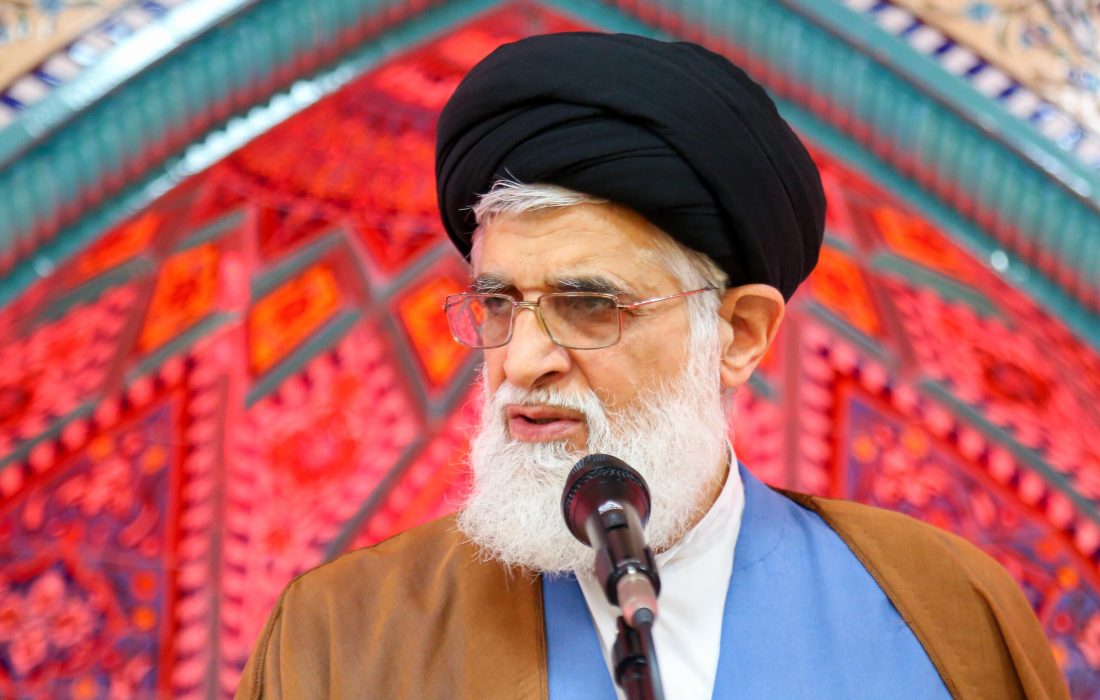 موضع گیری تند و صریح امام‌جمعه انزلی نسبت به عملکرد برخی از مدیران: برخی مدیران فساد اخلاقی و مالی دارند/ اگر فردی هم سالم باشد او را به فساد می کشند/ نمی شود بگوییم پیرو امام صادق(ع) هستیم اما فساد از سر و روی برخی دستگاها ببارد/اگر مسئولین اقدام موثری نکنند مسئولیت عواقب آن برعهده خودشان است