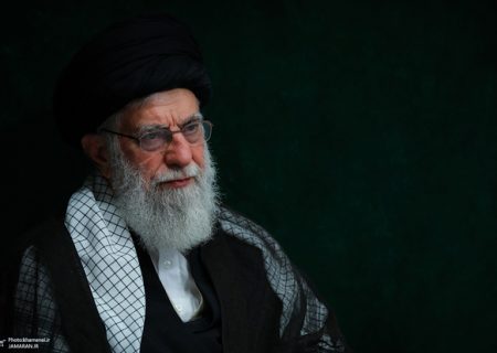 پیام رهبر انقلاب اسلامی درپی انفجار در اسکله شهید رجایی: هرگونه سهل‌انگاری یا تعمّد در این حادثه به‌طور کامل بررسی و کشف شود/ همه‌ی مسئولان باید خود را در پیشگیری از حوادث تلخ و خسارت بار موظف بدانند
