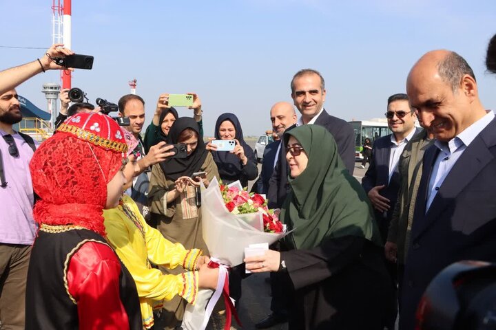 ادای احترام سخنگوی دولت به مقام شامخ شهدا در گیلان