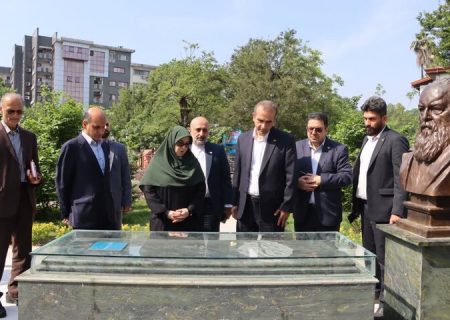 ادای احترام سخنگوی دولت به هوشنگ ابتهاج