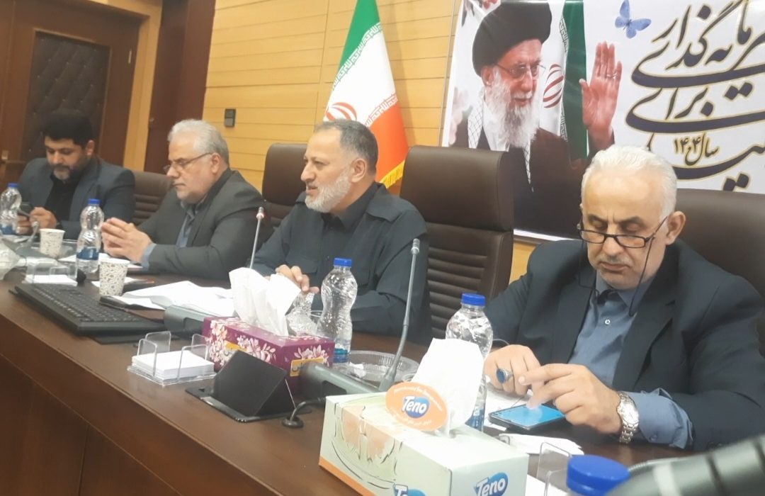 آقایی بازرس کل استان در جمع خبرنگاران :خبرنگاران هیچ‌گاه برای منافع شخصی قلم نمی‌زنند بلکه تنها به دنبال تحقق عدالت و بیان حقیقت هستند/هر مدیری که از حضور خبرنگاران استقبال نکند یا با آنان تندی داشته باشد، قطعاً در کارش خللی وجود دارد/ مدیری که نتواند برای کارکنان خود محیطی همراه با آرامش، امنیت و سکینه ایجاد کند، قادر نخواهد بود سلامت و امنیت را برای شهروندان به ارمغان بیاورد
