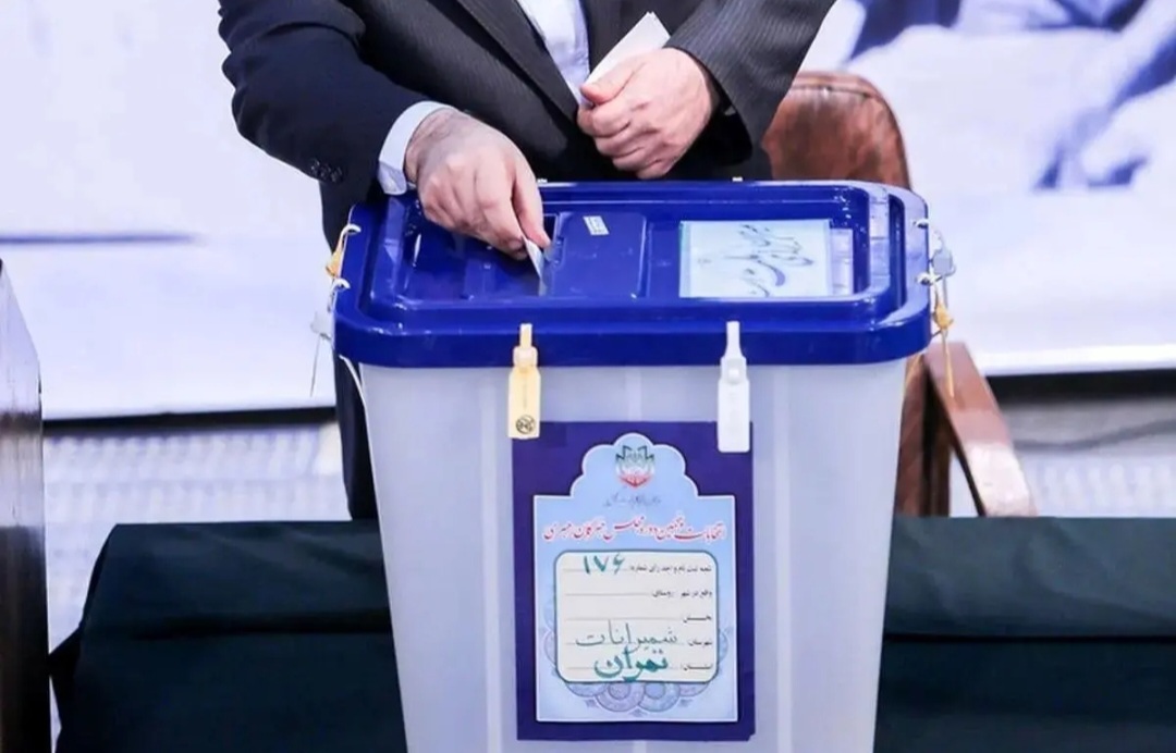 معاون وزیر کشور:انتخابات شوراها تحت هر شرایطی سال آینده بصورت تمام‌الکترونیک برگزار می‌شود/ در صورت اینکه‌ جنگ شود و زیر ساختها آسیب ببیندصندوق‌های دستی به میدان می‌آیند