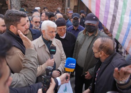 طراحی نادرست سفر جلیلی شأن نماینده مقام معظم رهبری در شورای عالی امنیت ملی را در رشت زیر سؤال برد/ چرا کاندیدای شورای شهر رشت همراه جلیلی بودند؟