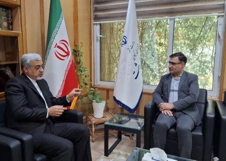 تقدیر میرغضنفری، فرماندار رشت از اخلاق‌مداری و مسیر واحد آوای لطیف / رسانه‌های گیلان، ضامن اعتماد عمومی در شرایط حساس/ انتخابات تمام می‌شود، اما رسانه می‌ماند