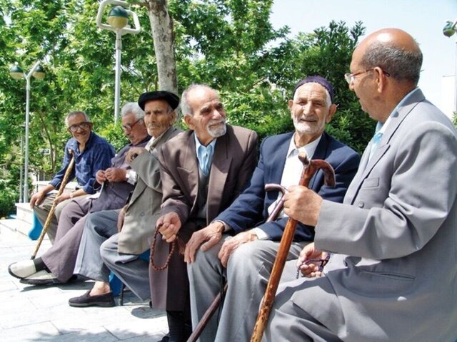 بازنشستگانِ امروز، فردایِ ما هستند؛ اما آیا امروز، کسی به فکرِ فردایِ آنها هست؟