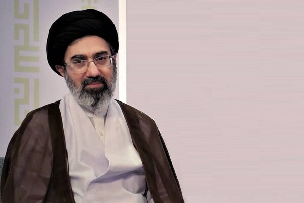 هشدار رهبر انقلاب به مسئولان: قناعت معلمان، دلیل قانع شدن نیست/بهبود معیشت معلمان فراتر از وظیفه قانونی است