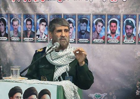 سردار حمزه فلاح در یادواره ۱۳ شهید والامقام منطقه سیاهرود رودبار:مدیران برای خدمت سبقت بگیرند نه مسئولیت؛ مردم مهم‌ترین پشتوانه دفاع مقدس بودند