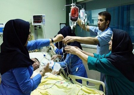 پرستاران گیلان؛ چراغ‌های کم‌نور اما گرم اتاق بیمار
