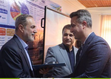تقدیر معاون وزیر کشور و استاندار گیلان از بانک قرض‌الحسنه مهر ایران در توسعه محلات کم‌برخوردار استان/ نجفی شعاع: خدمت به محلات کم‌برخوردار، رسالت اصلی بانک مهر ایران است